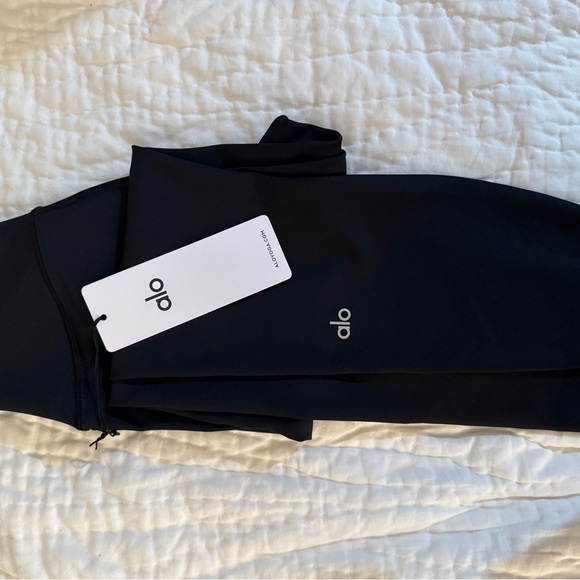 ALO Yoga Black High-Waist Leggings - Picture 3 of 4